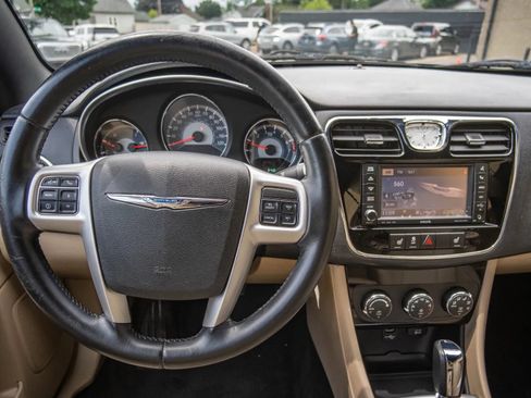Used 2012 Chrysler 200 Limited FWD image 23