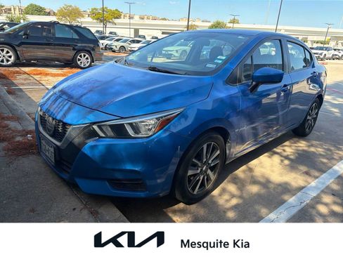 Used 2022 Nissan Versa SV FWD image 1