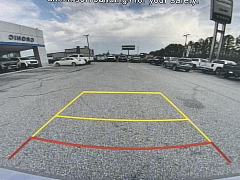 Used 2025 Hyundai Elantra SEL image 30