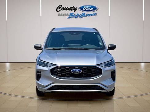 Used 2024 Ford Escape ST-Line w/ Tech Pack #1 FWD image 5