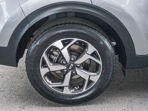 Used 2020 Kia Sportage LX image 9