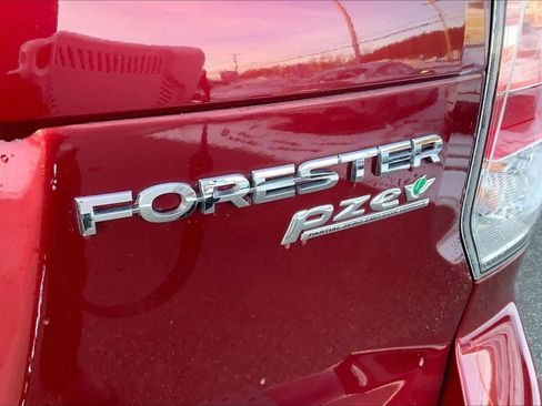 Used 2017 Subaru Forester 2.5i Limited image 9