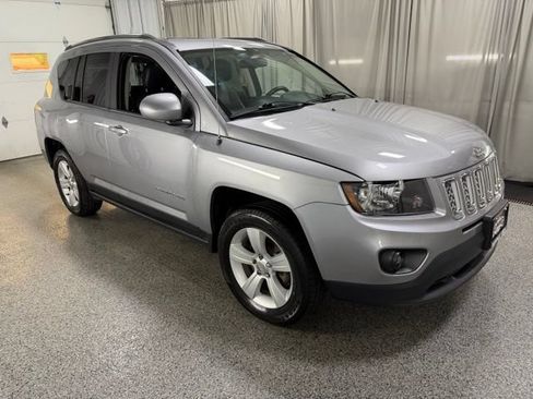 Used 2014 Jeep Compass Latitude w/ Sun/Sound Group AWD/4WD image 3