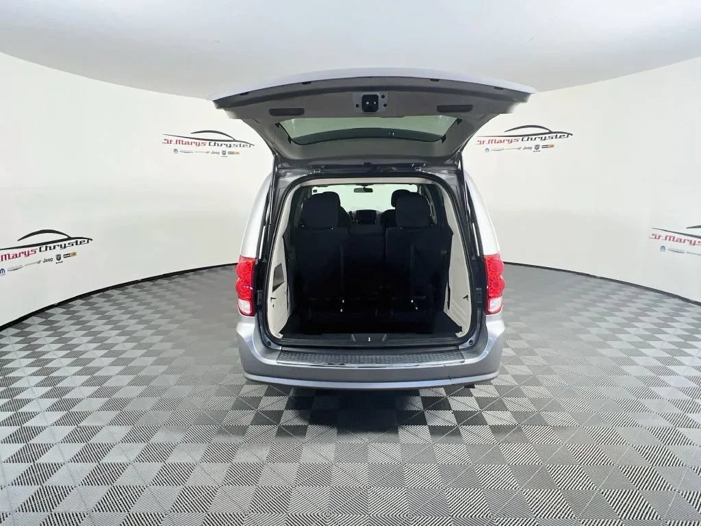 Used 2016 Dodge Grand Caravan SE w/ Quick Order Package 29E SE FWD image 23