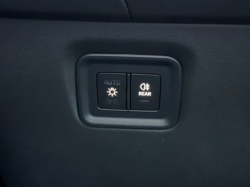 Certified 2026 Porsche Cayenne GTS AWD/4WD image 31