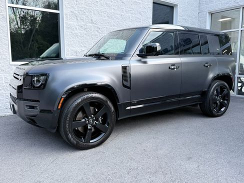 Used 2023 Land Rover Defender 110 AWD/4WD image 2