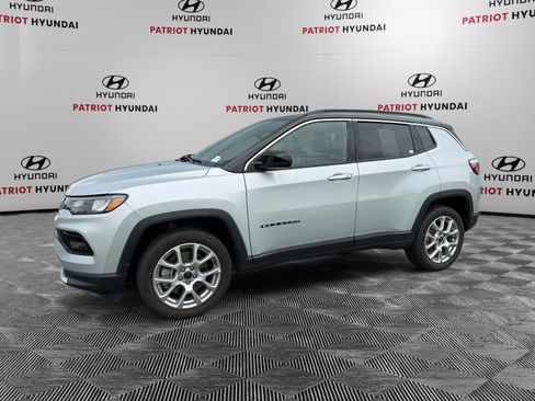 Used 2025 Jeep Compass Limited AWD/4WD image 7
