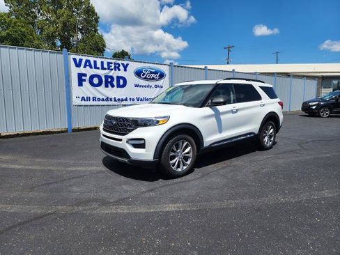 Certified 2023 Ford Explorer XLT w/ Equipment Group 202A AWD/4WD image 1