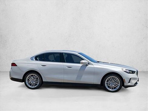 Used 2025 BMW 530i RWD image 4