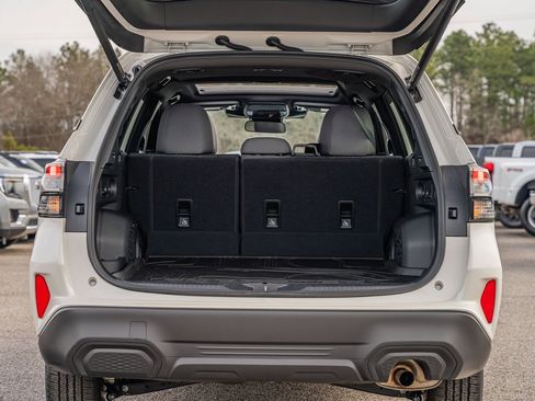 Used 2025 Subaru Forester Premium image 19