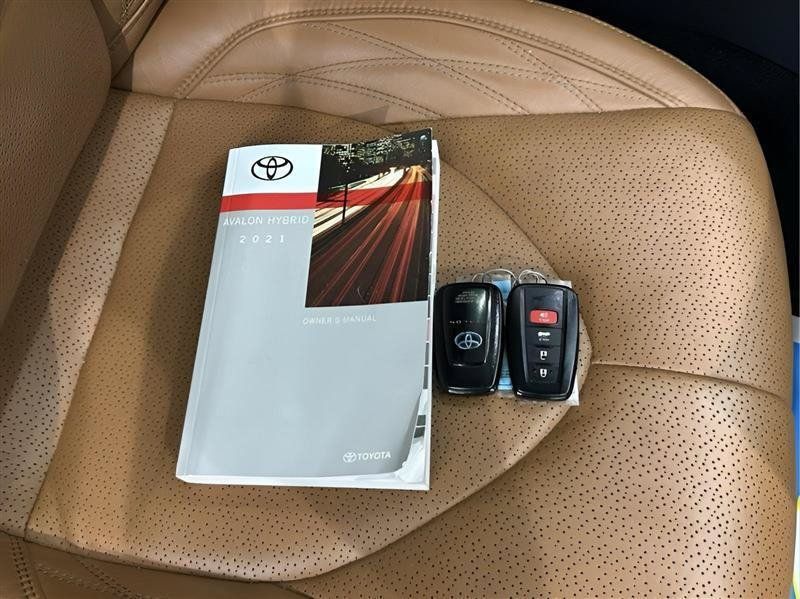 Used 2021 Toyota Avalon Limited w/ Advanced Safety Package FWD image 25