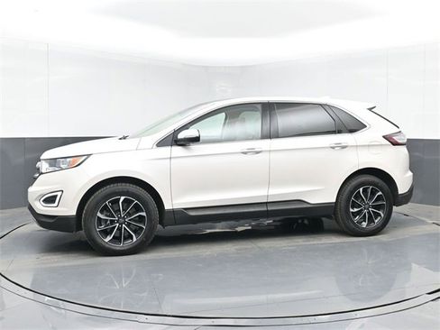 Used 2017 Ford Edge Titanium w/ Equipment Group 301A image 6