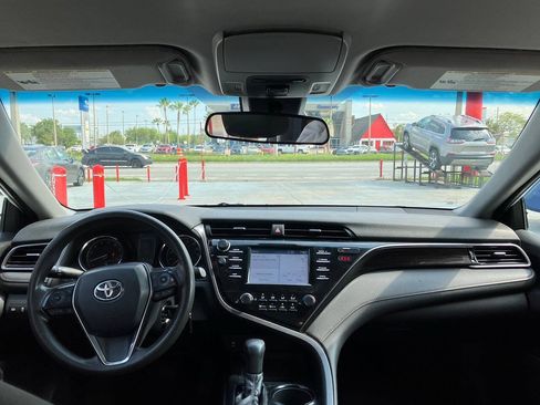 Used 2019 Toyota Camry LE FWD image 21