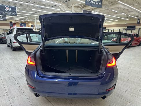 Used 2019 BMW 330i xDrive Sedan w/ Driving Assistance Package image 12