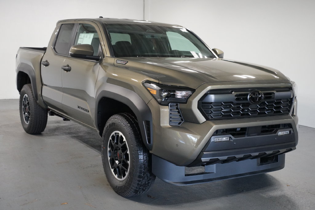 New 2026 Toyota Tacoma TRD Off-Road w/ TRD Off Road Upgrade Package AWD/4WD image 3