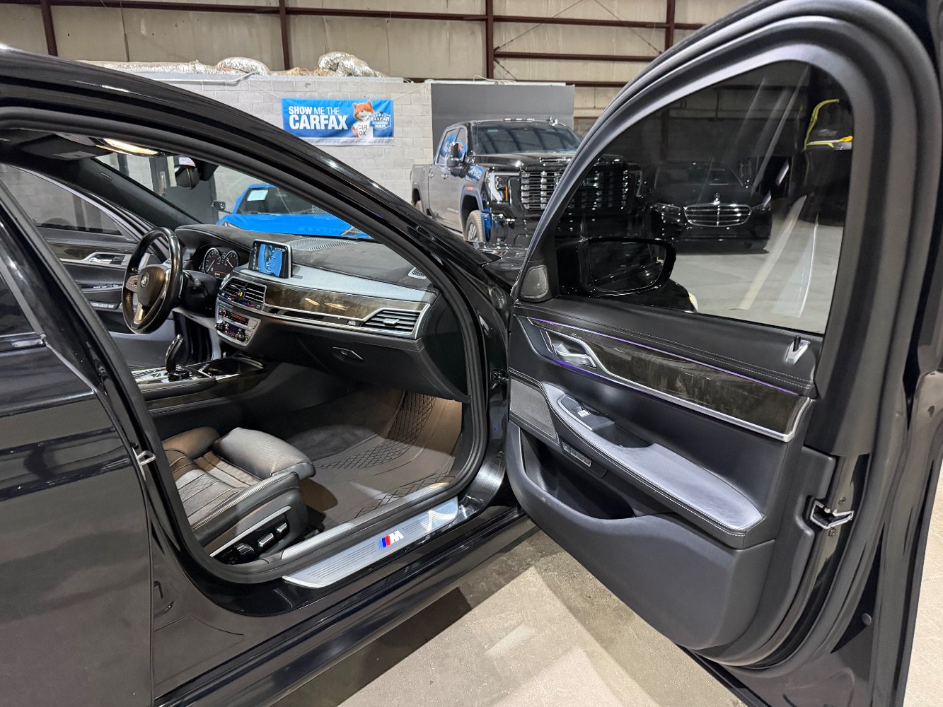 Used 2016 BMW 750i xDrive AWD/4WD image 25