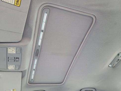 Used 2004 MAZDA MAZDA6 s w/ Bose Audio Pkg image 32