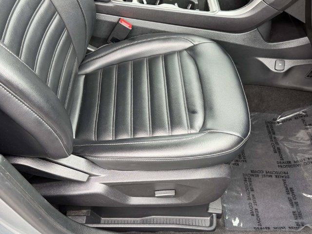 Used 2024 Ford Edge SEL AWD/4WD image 9