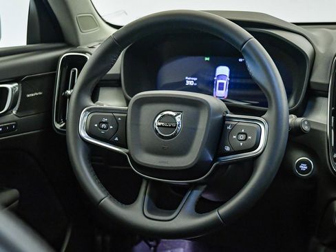 Certified 2025 Volvo XC40 B5 Ultra w/ Climate Package image 13