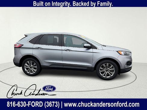 Used 2024 Ford Edge Titanium image 8
