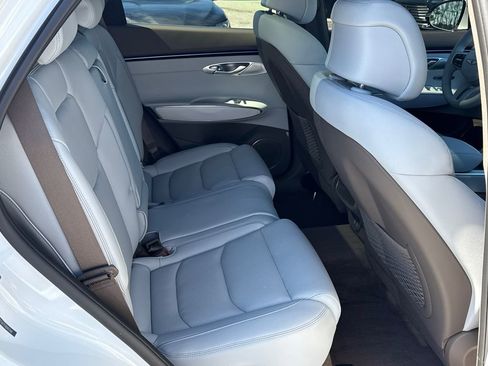 Used 2026 Genesis GV70 2.5T Advanced image 15