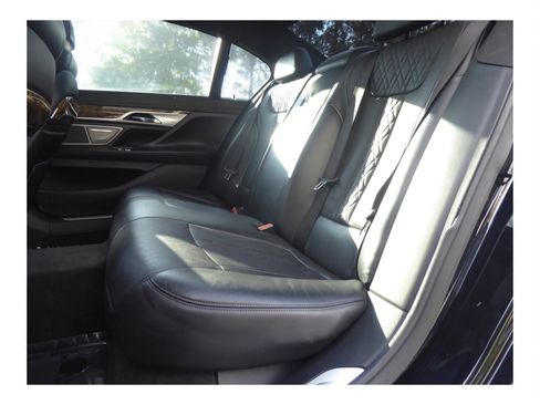 Used 2016 BMW 750i xDrive image 18