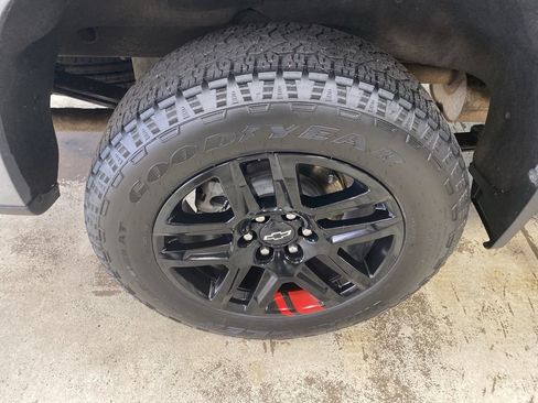 Certified 2023 Chevrolet Silverado 1500 RST w/ Redline Edition AWD/4WD image 11