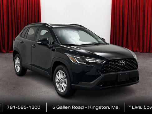 Certified 2024 Toyota Corolla Cross LE w/ Moonroof Package AWD/4WD image 3