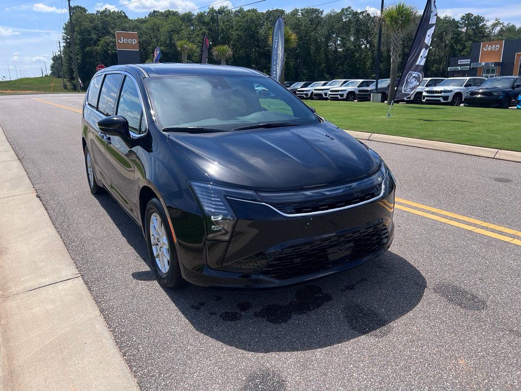 New 2027 Chrysler Pacifica Select w/ Family Tech Group FWD image 1
