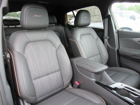 New 2025 Buick Envista Avenir image 9