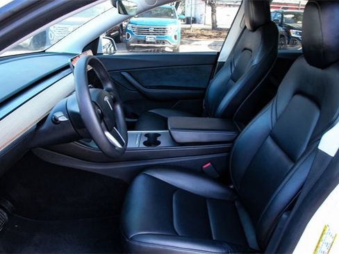 Used 2021 Tesla Model Y Long Range image 10