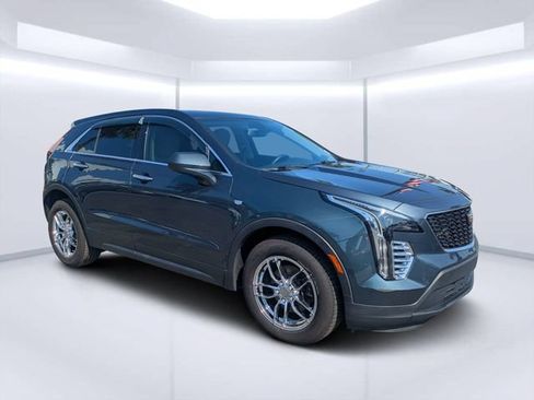 Used 2019 Cadillac XT4 Luxury FWD image 1