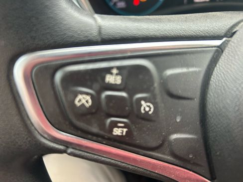 Used 2018 Chevrolet Equinox LS image 18