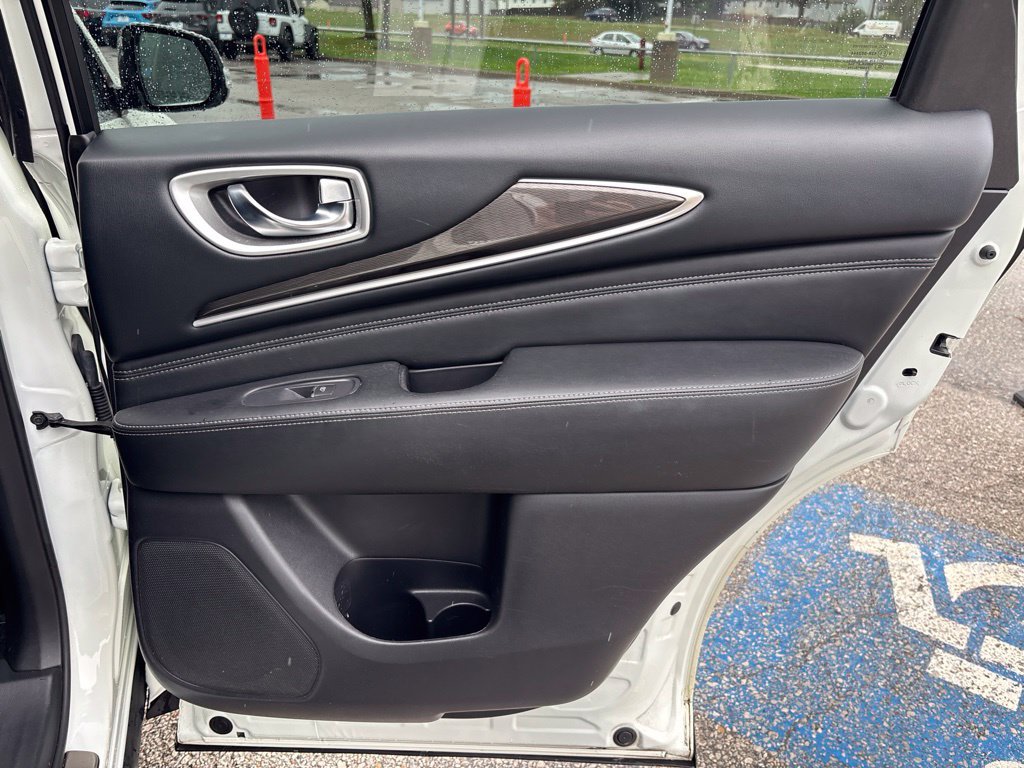Used 2020 INFINITI QX60 Luxe w/ Essential Package FWD image 17