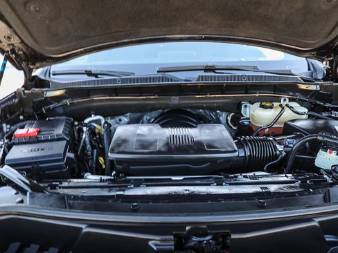 Used 2022 Chevrolet Tahoe Z71 w/ Luxury Package image 27