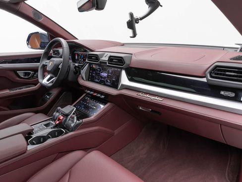 Used 2026 Lamborghini Urus SE AWD/4WD image 55
