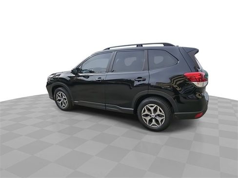Used 2021 Subaru Forester Premium image 6