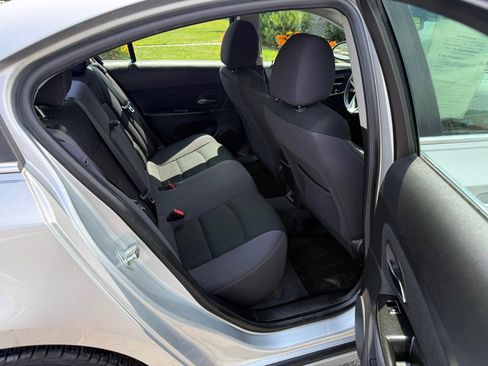 Used 2014 Chevrolet Cruze LT FWD image 8