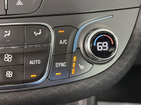 Used 2024 Chevrolet Malibu LT FWD image 25
