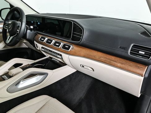 Used 2022 Mercedes-Benz GLS 450 4MATIC image 24