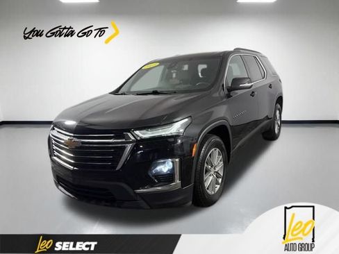 Used 2023 Chevrolet Traverse LT FWD image 1