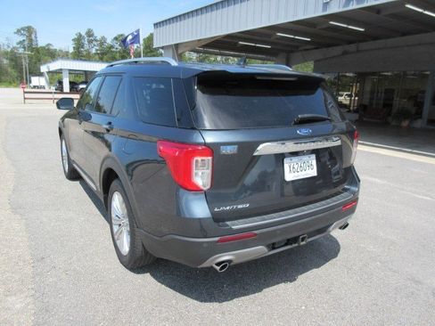 Used 2022 Ford Explorer Limited w/ Equipment Group 301A RWD image 3