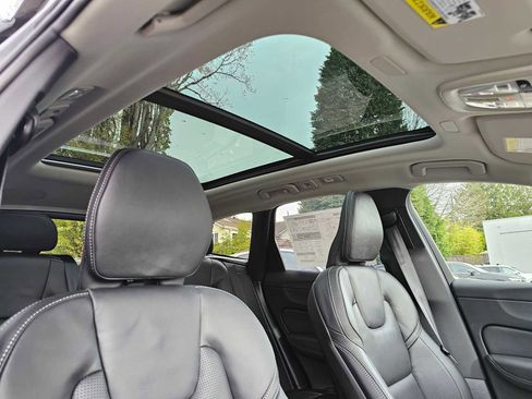 New 2026 Volvo XC60 B5 Ultra w/ Protection Package Premier image 11