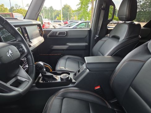 Used 2022 Ford Bronco Badlands AWD/4WD image 9