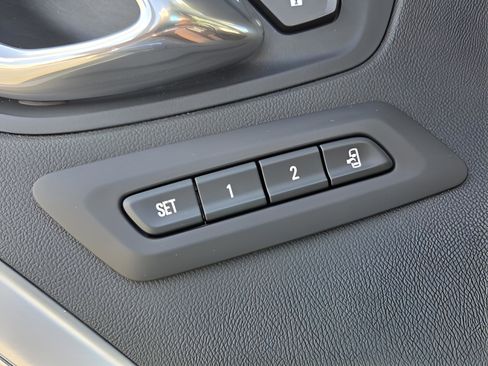 Used 2021 Chevrolet Camaro SS RWD image 33