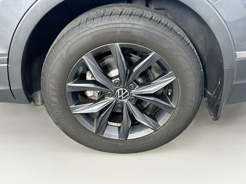 Used 2023 Volkswagen Tiguan SE FWD image 11