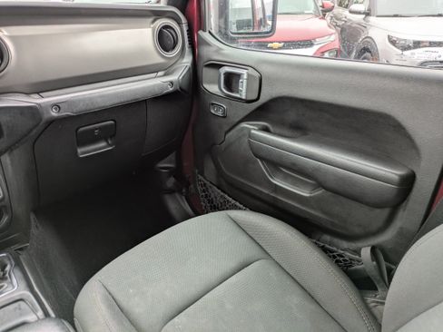 Used 2022 Jeep Gladiator Sport image 12