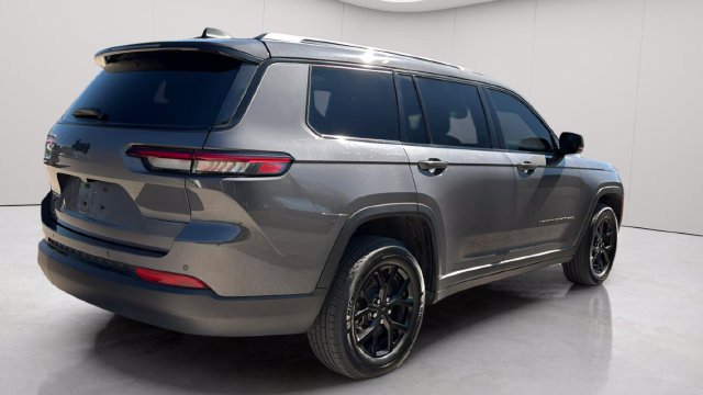 Used 2024 Jeep Grand Cherokee L Altitude AWD/4WD image 4