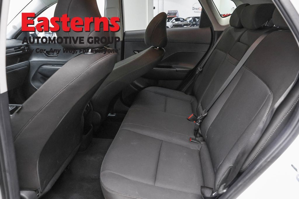 Used 2025 Hyundai Kona SEL FWD image 20