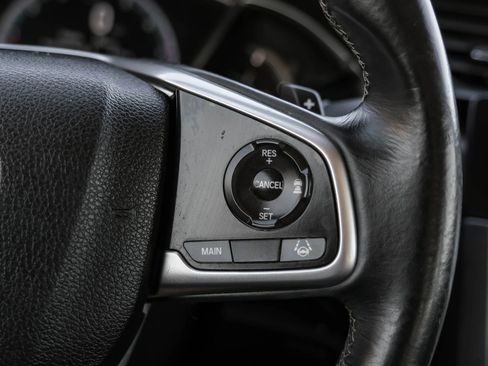 Used 2019 Honda Civic Touring image 18